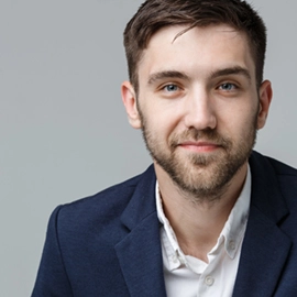 Foto de Carlos M., Director Comercial, testimonio de marketing y generación de prospectos